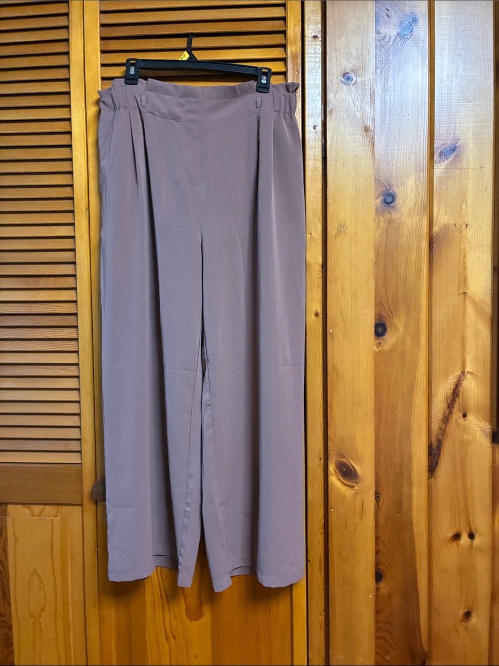 High-Rise Wide-Leg Pants in Mauve Taupe length 40”waist 17”